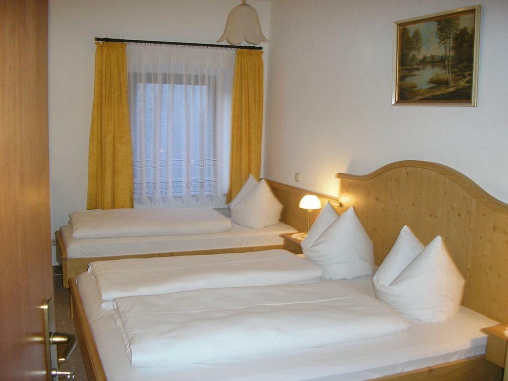 Hotel Pension Lindenhof Prien am Chiemsee Værelse billede